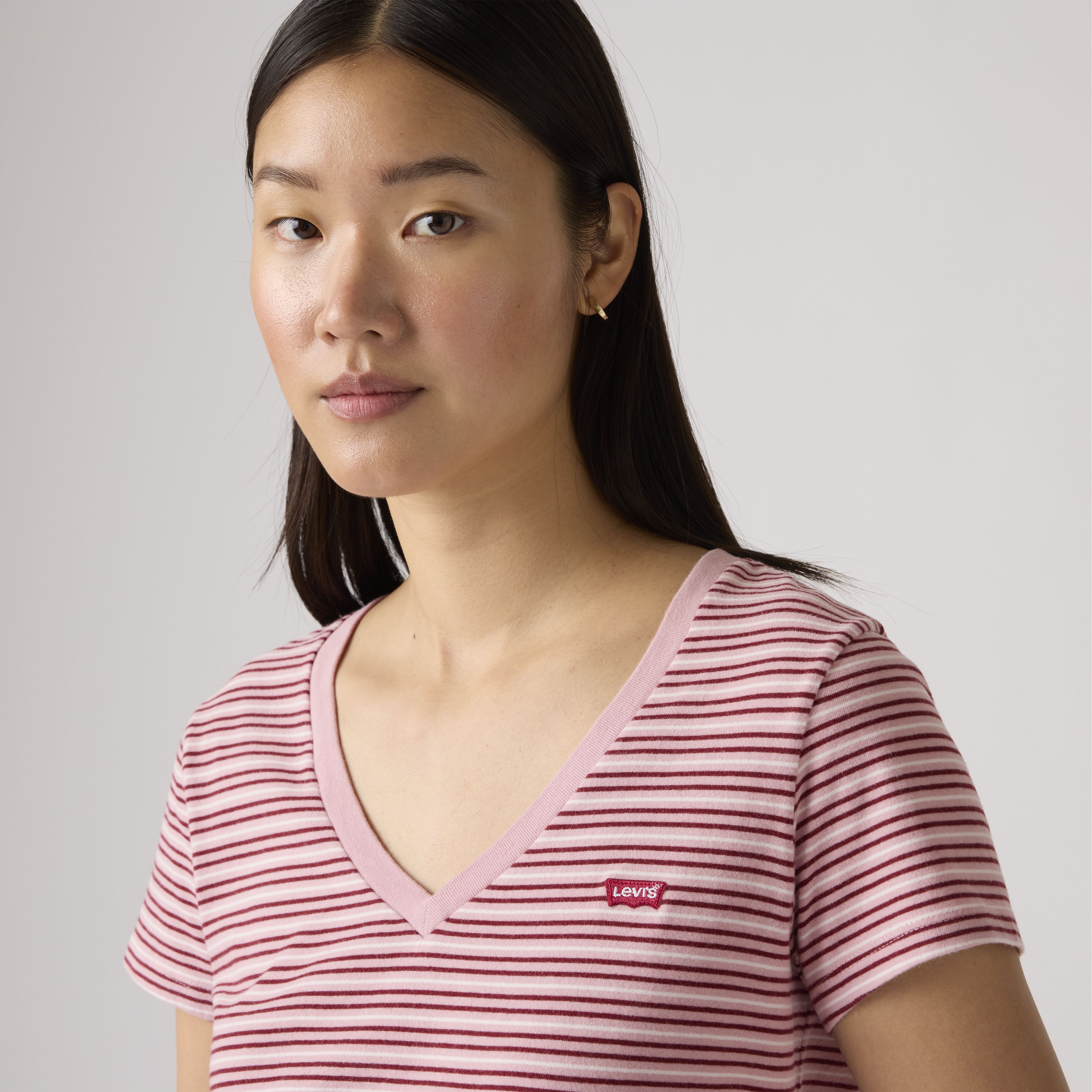 Perfect V-Neck Tee 4