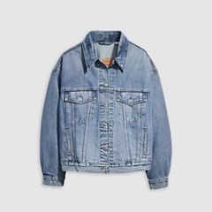 '90s Trucker Jacket (Plus Size) — Turning Heads - Light Wash 5