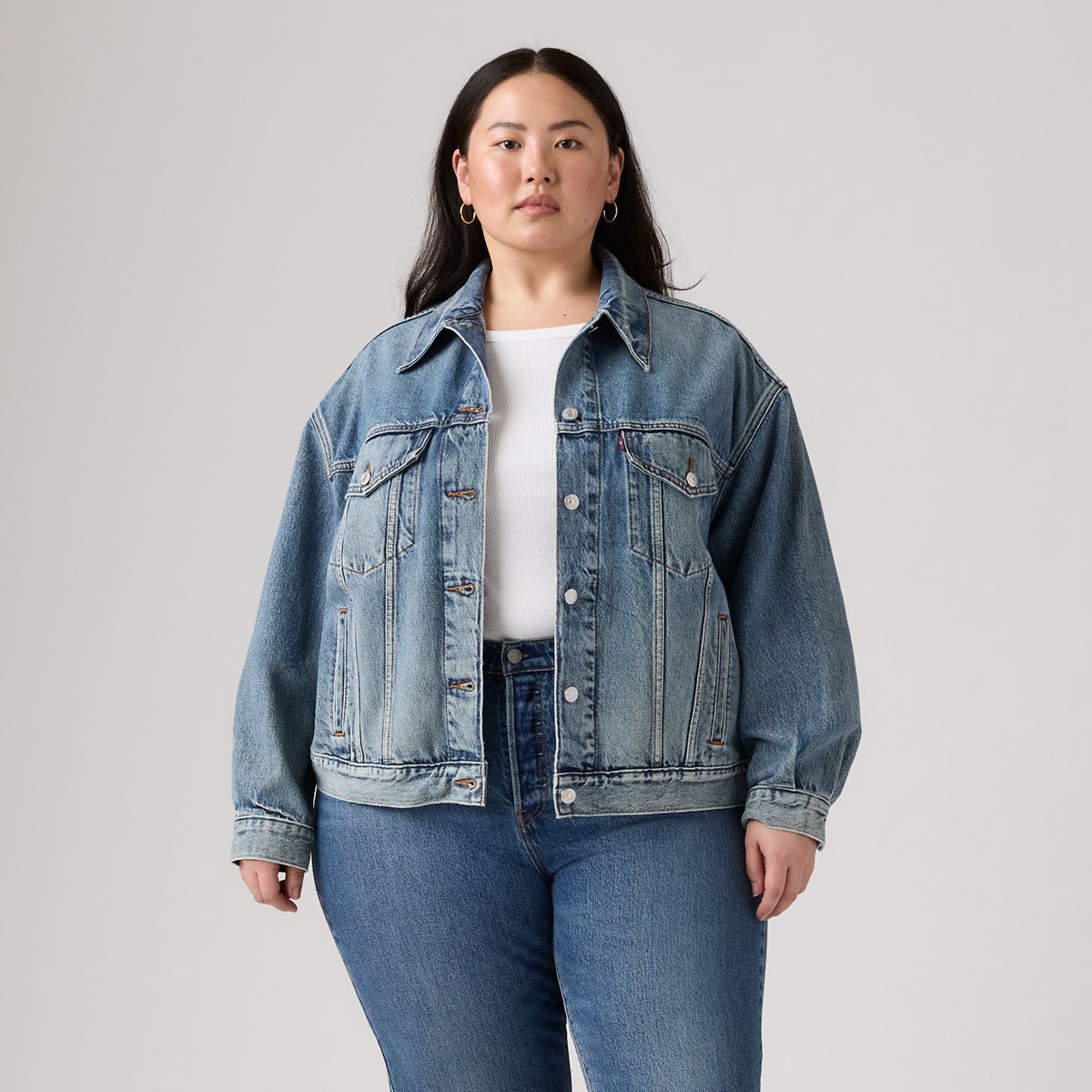 '90s Trucker Jacket (Plus Size) — Turning Heads - Light Wash