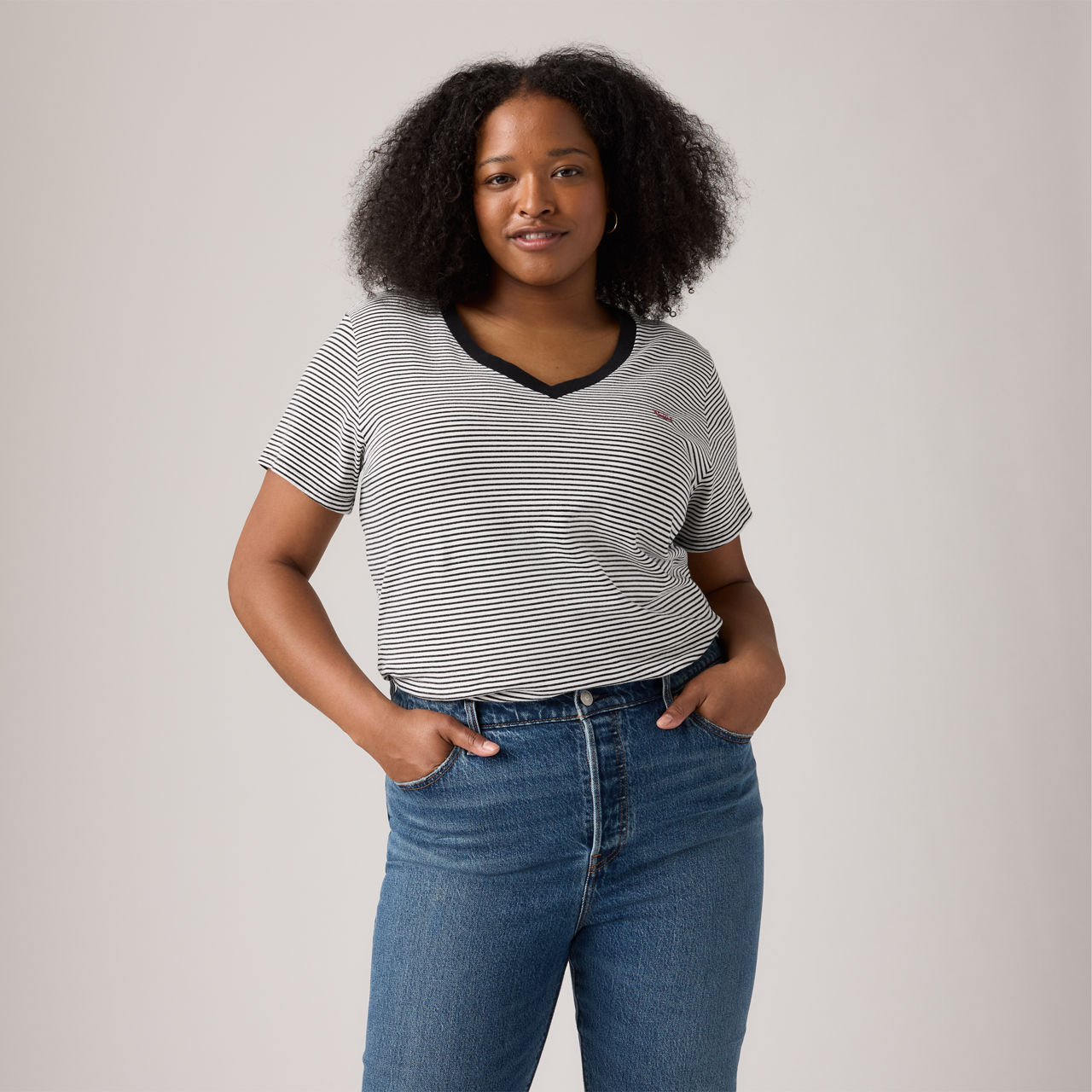 V-Neck T-Shirt (Plus Size) 4