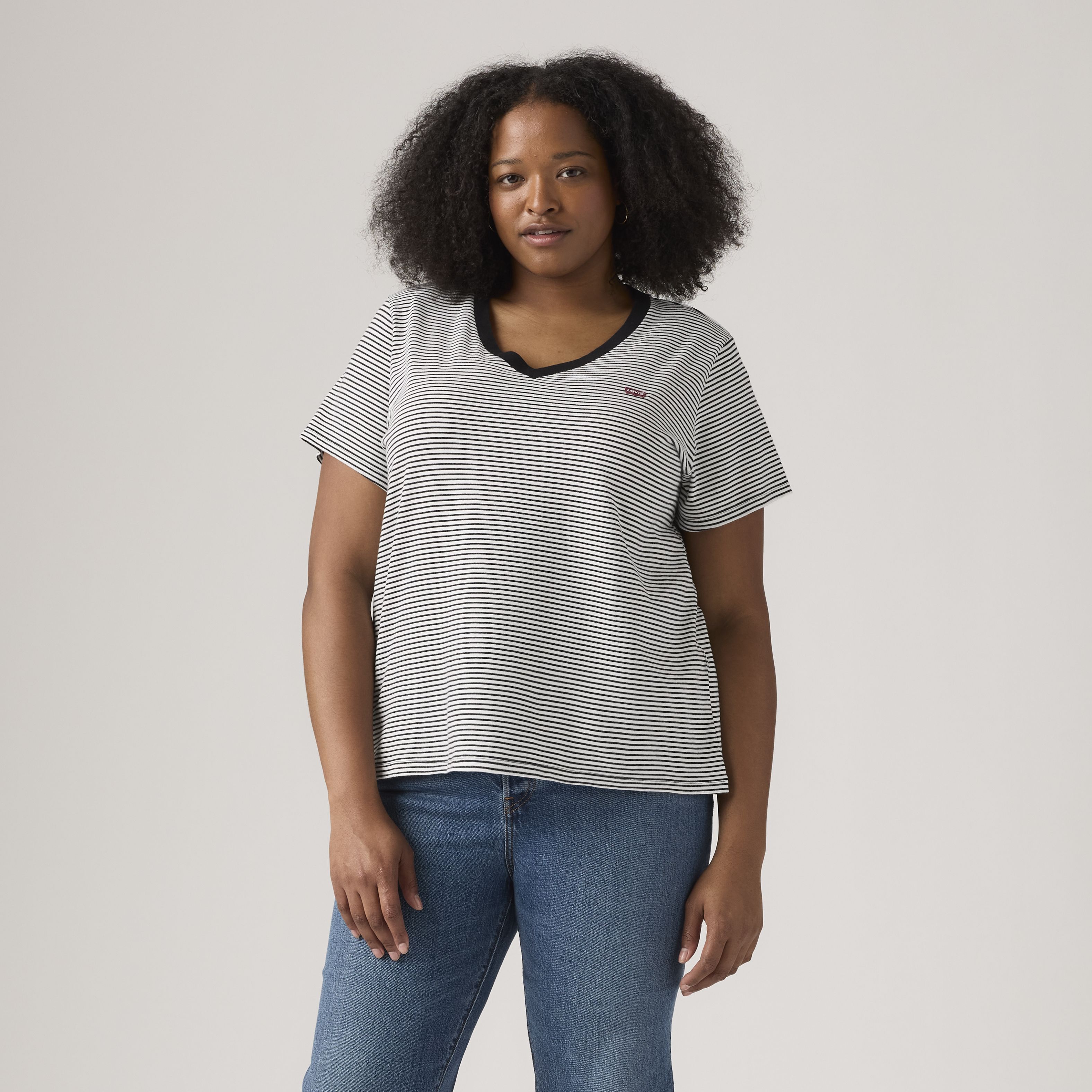 V-Neck T-Shirt (Plus Size) 5