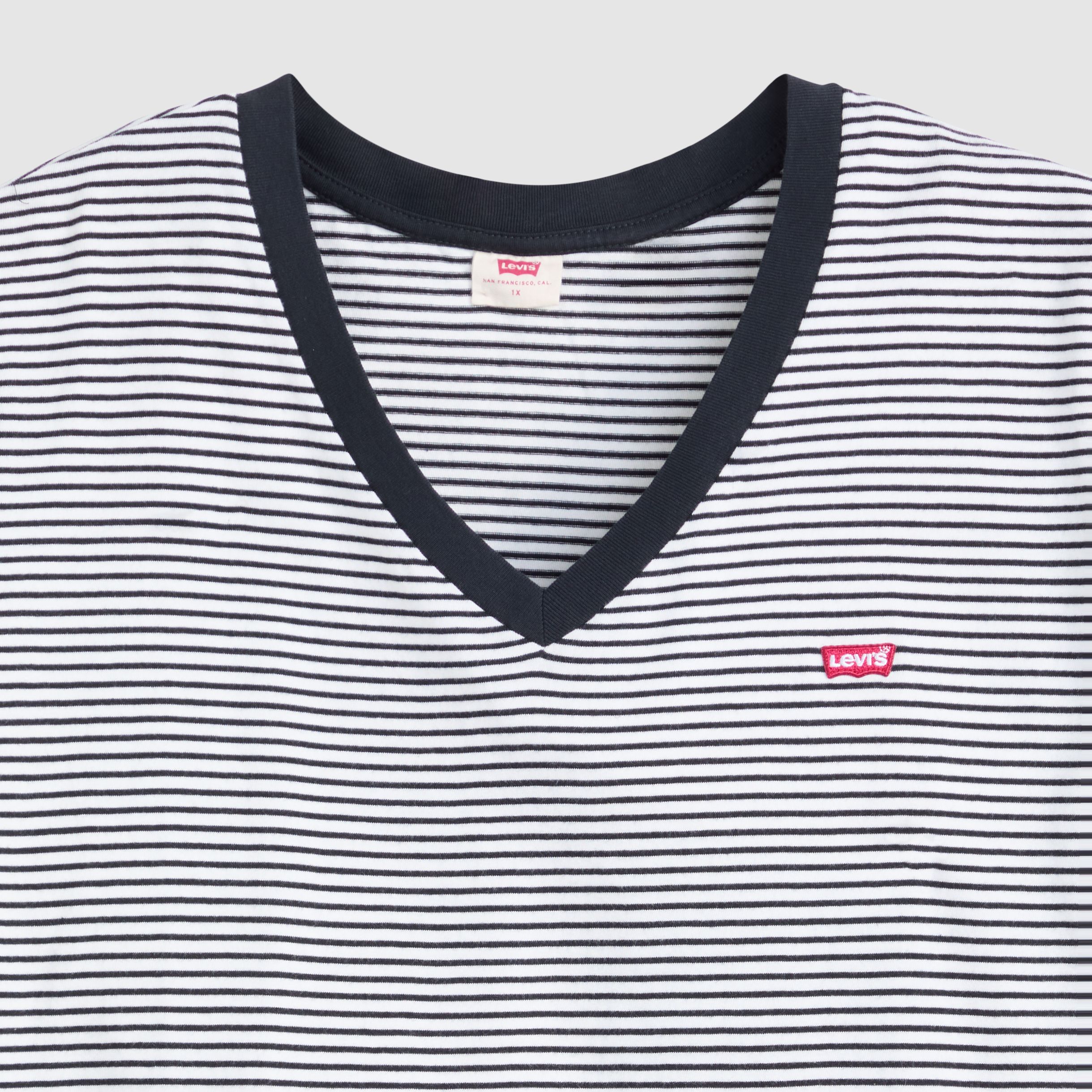 The Perfect V-Neck (Plus Size) 7