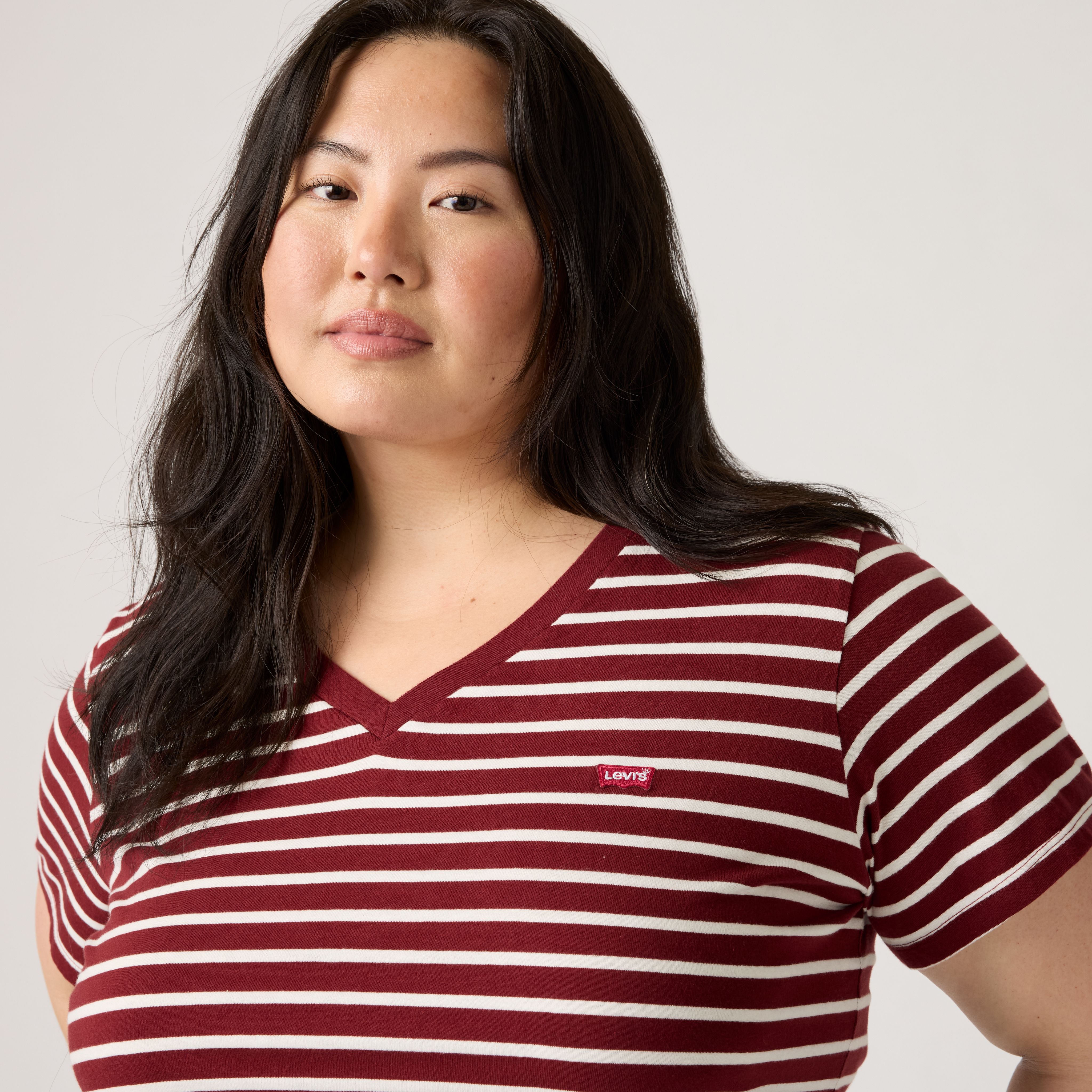 V-Neck Tee (Plus Size) 2