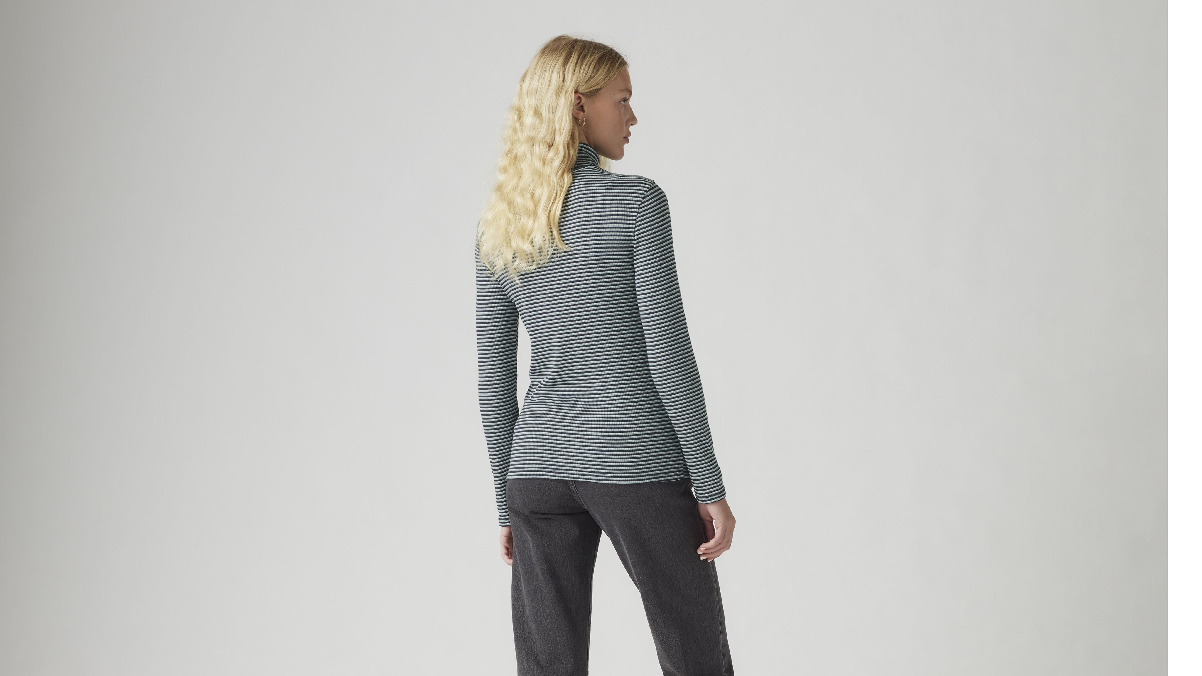 Dreamy Turtleneck Top 3
