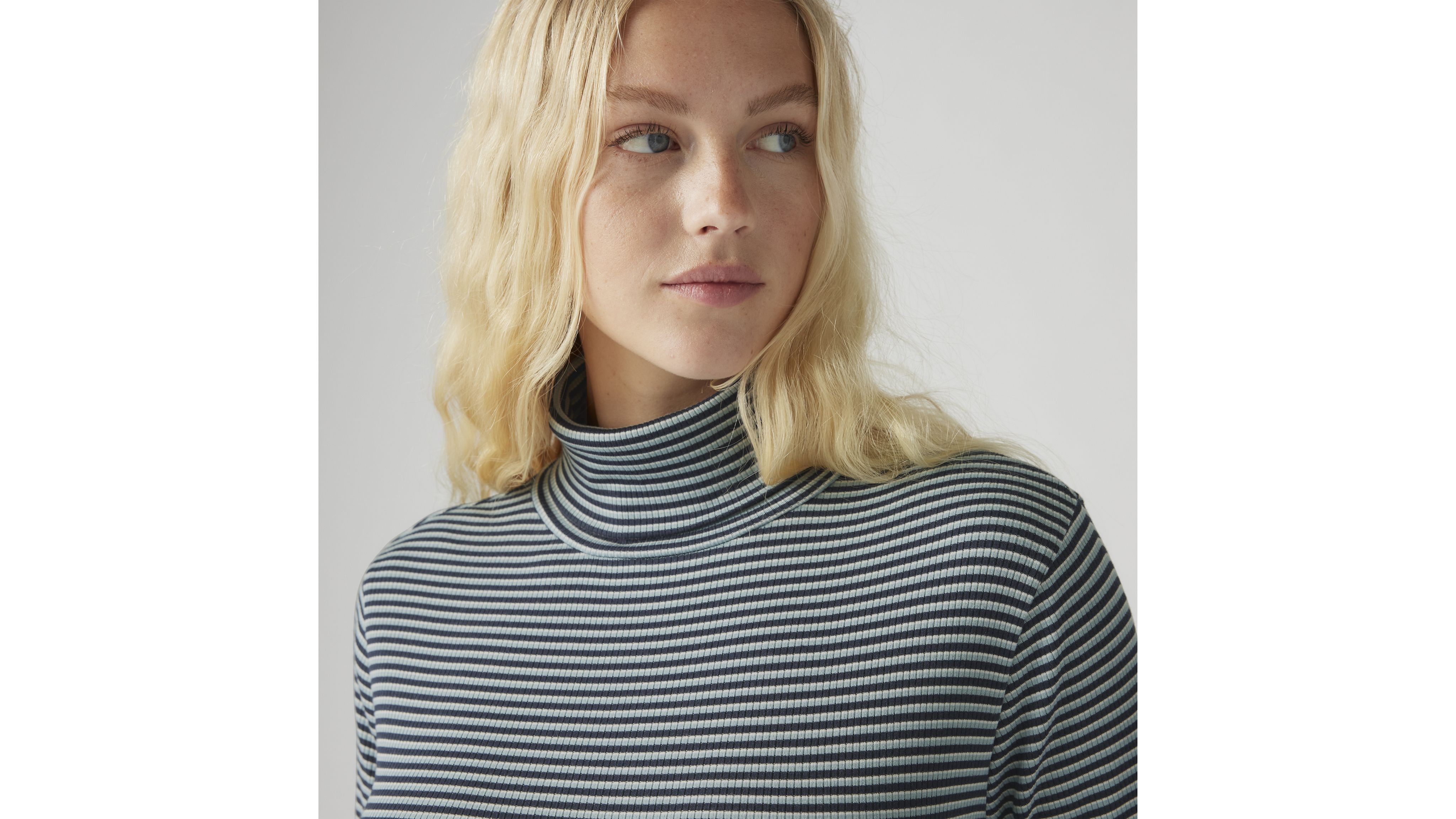 Dreamy Turtleneck Top 4