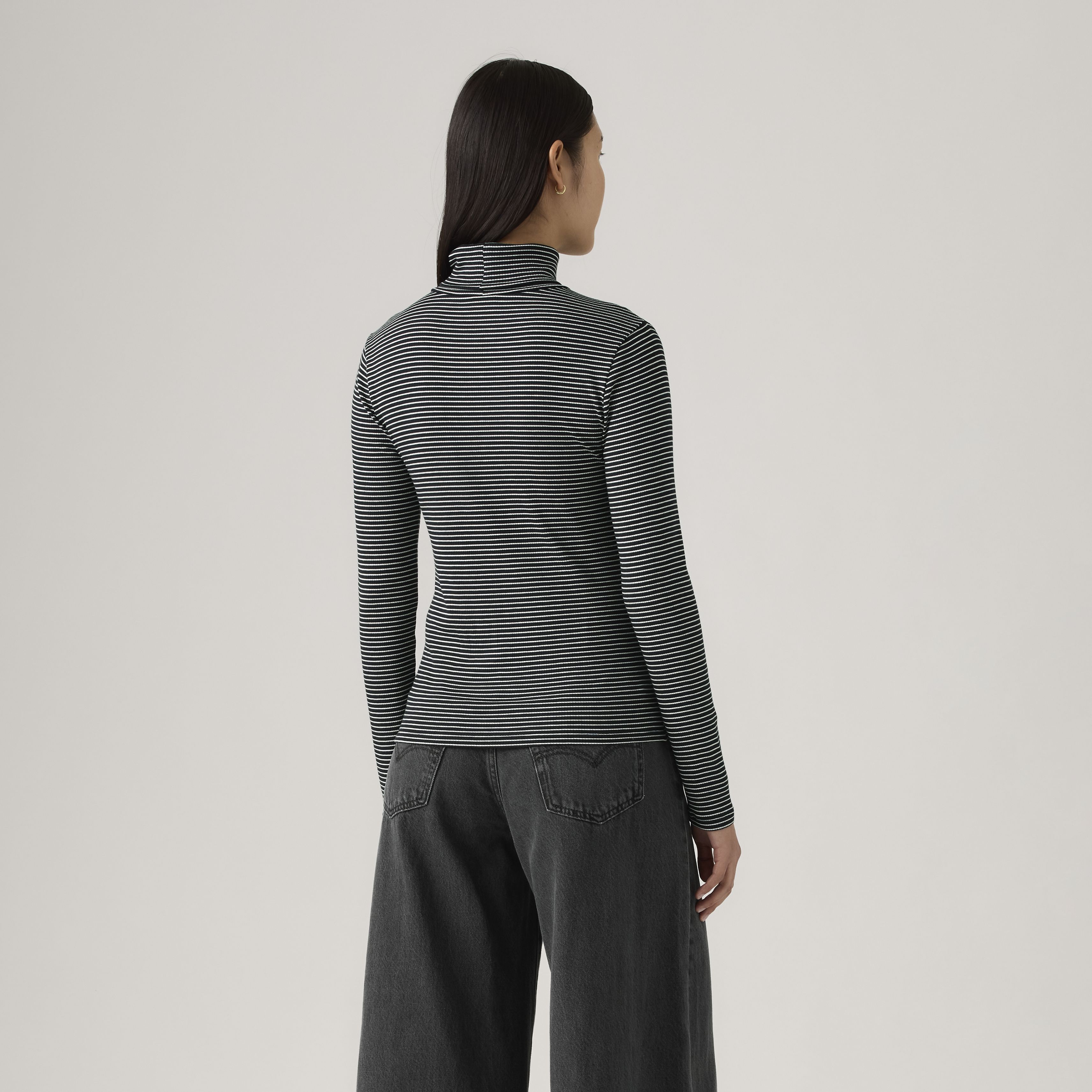 Dreamy Turtleneck Top 3