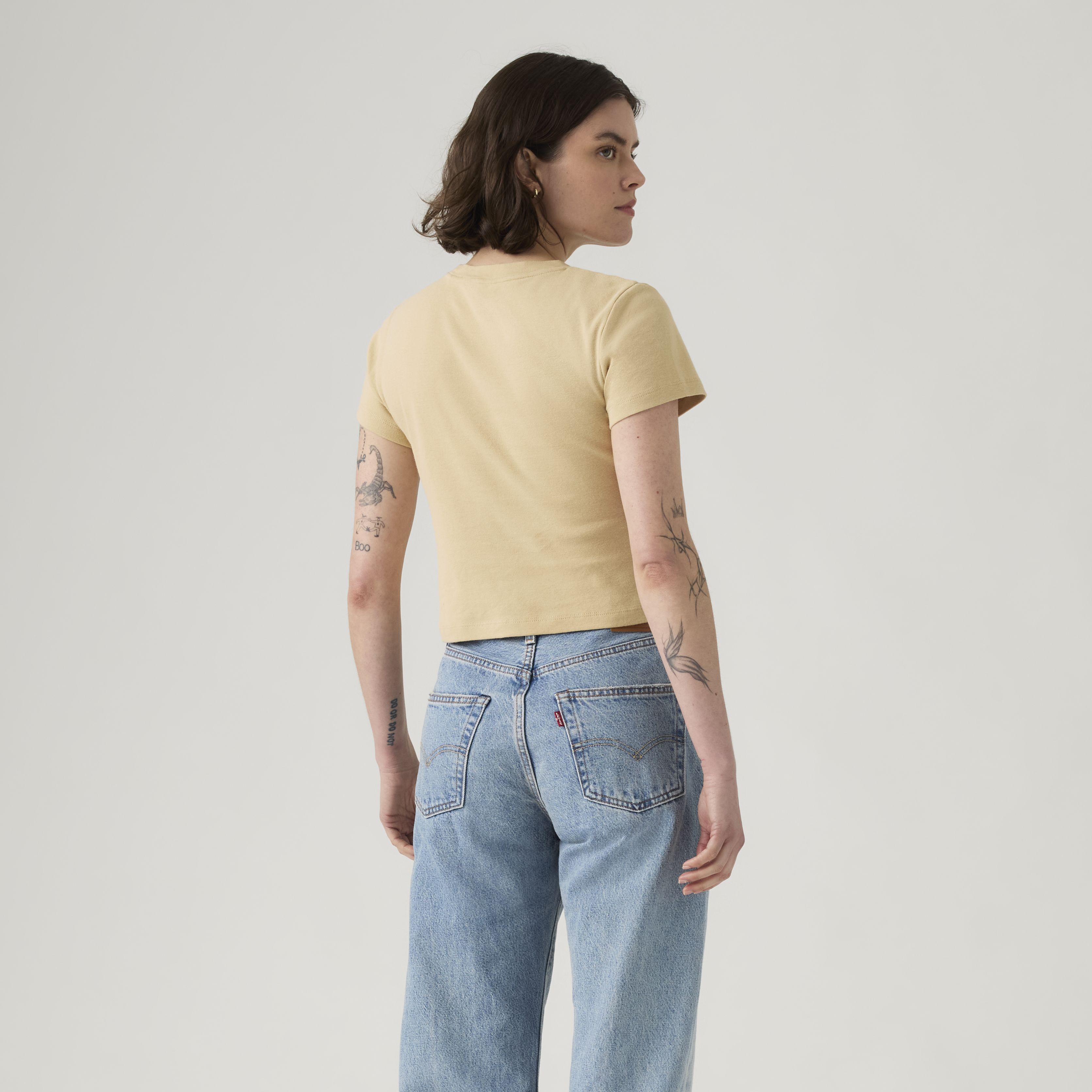 Sportliches Basic T-Shirt mit Grafik 3