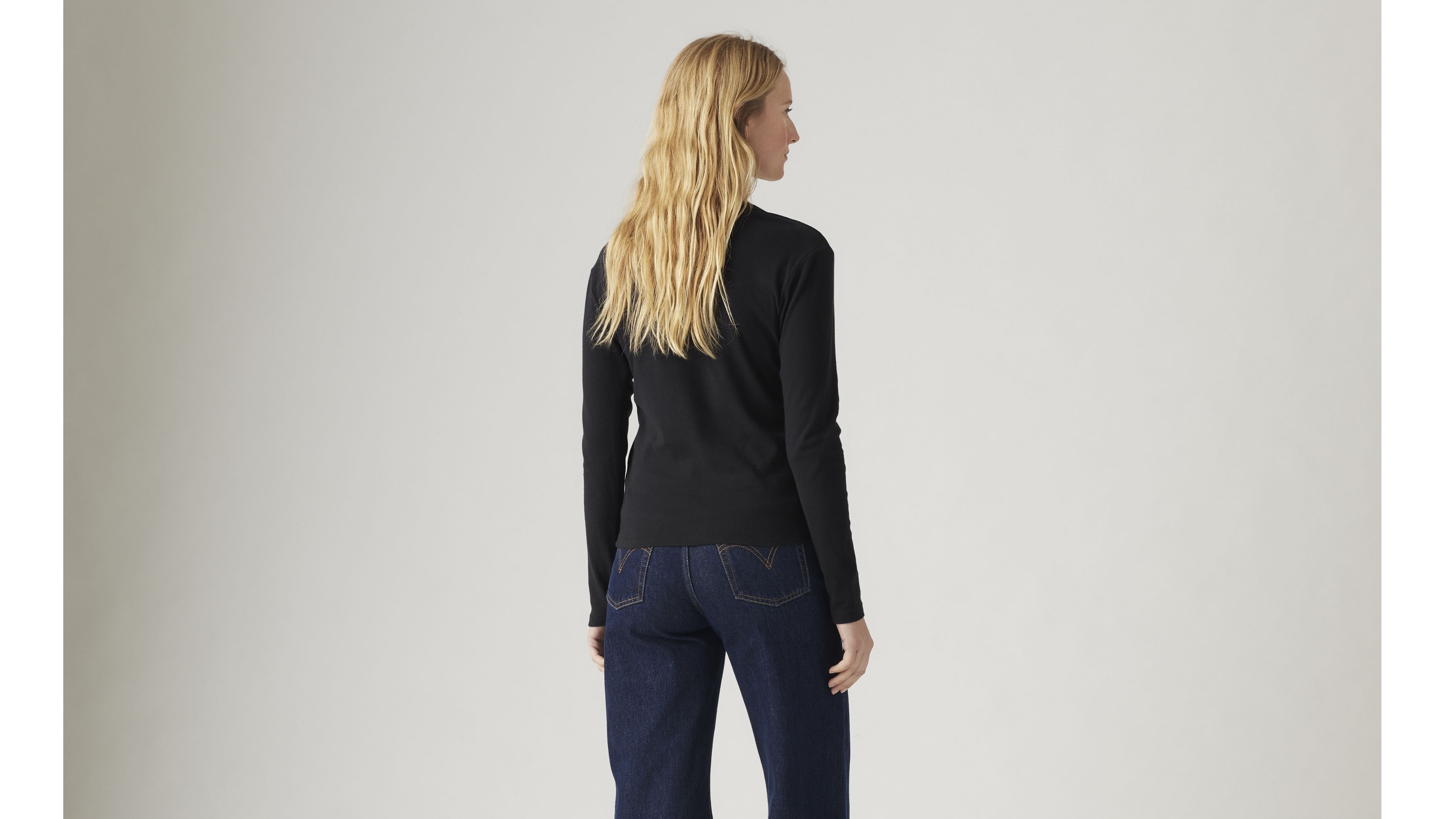 Essential Housemark Long-Sleeve Tee 3