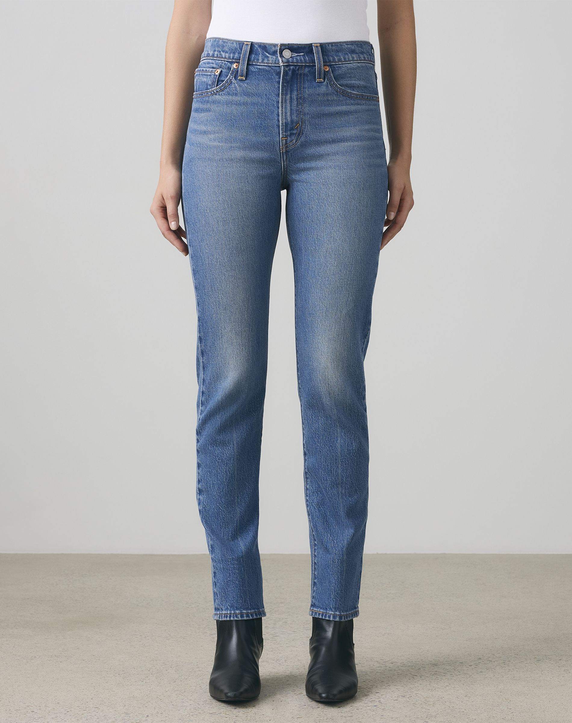 Female model wearing Slim & Skinny (Wedgie Slim) jeans.