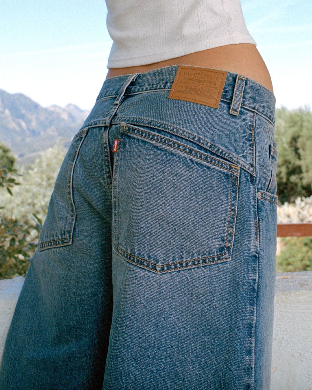 Model in festival styles